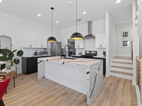 2102 N Prairie Avenue  105, Dallas Texas 75204