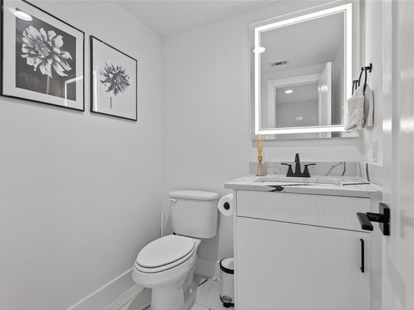 2102 N Prairie Avenue  105, Dallas Texas 75204