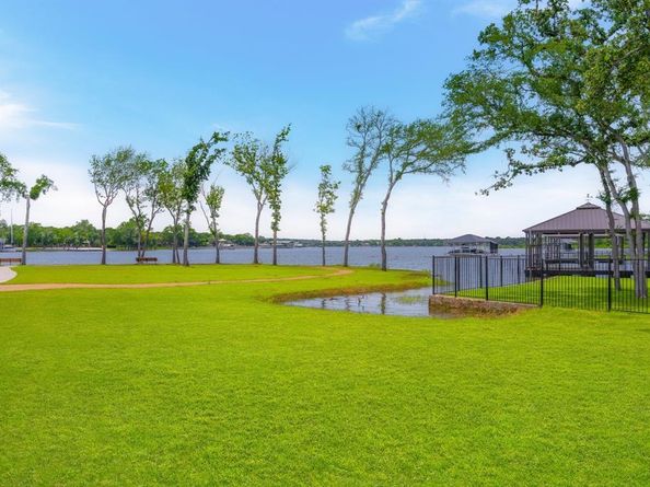 7061  The Resort Drive , Fort Worth Texas 76179