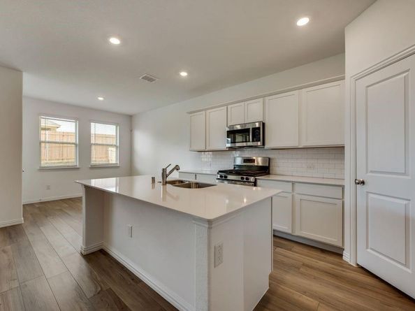 301  Post Oak Street , Azle Texas 76020