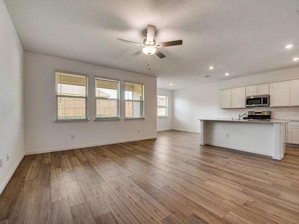 301  Post Oak Street , Azle Texas 76020