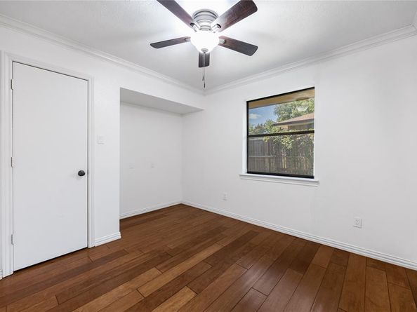 642  Ray Avenue , DeSoto Texas 75115