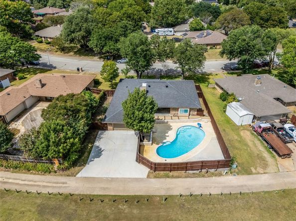 642  Ray Avenue , DeSoto Texas 75115