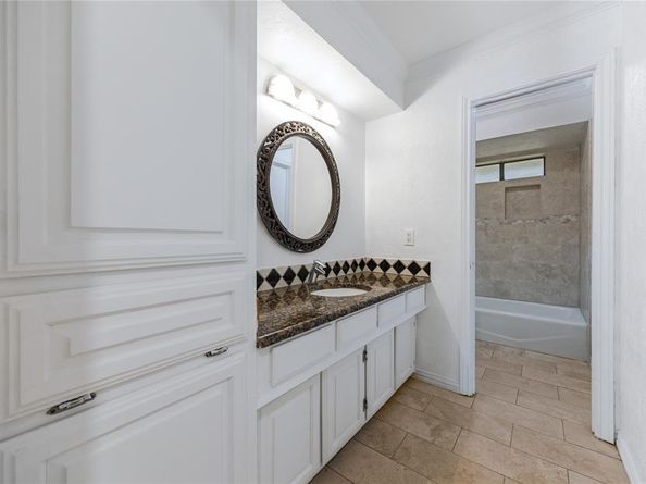 642  Ray Avenue , DeSoto Texas 75115