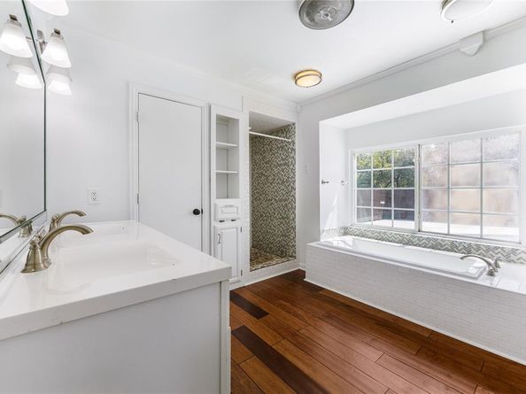 642  Ray Avenue , DeSoto Texas 75115