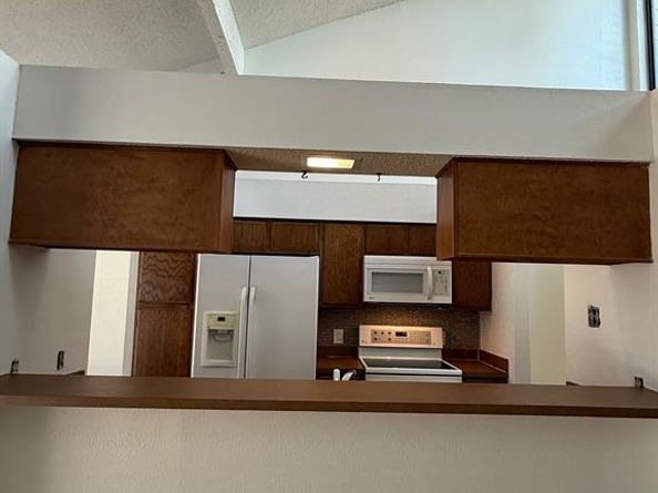 6723  Eastridge Drive  109, Dallas Texas 75231