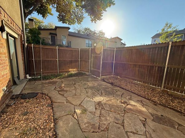 6723  Eastridge Drive  109, Dallas Texas 75231