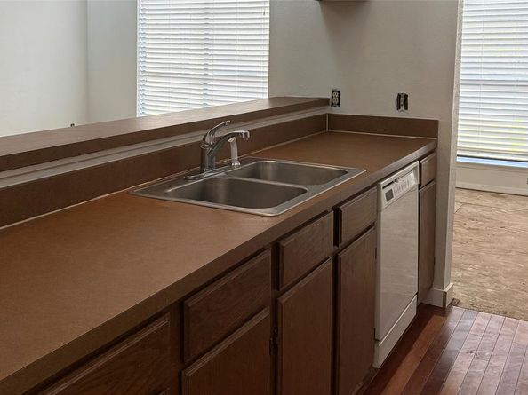 6723  Eastridge Drive  109, Dallas Texas 75231