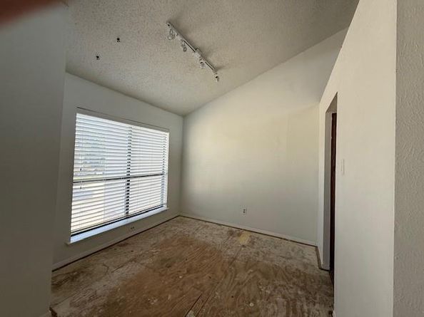 6723  Eastridge Drive  109, Dallas Texas 75231