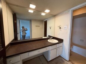 6723  Eastridge Drive  109, Dallas Texas 75231