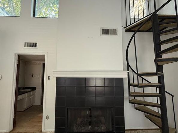 6723  Eastridge Drive  109, Dallas Texas 75231