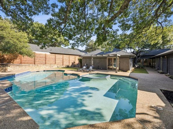 9415  Hill View Drive , Dallas Texas 75231