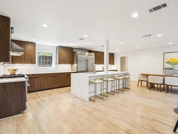 9415  Hill View Drive , Dallas Texas 75231