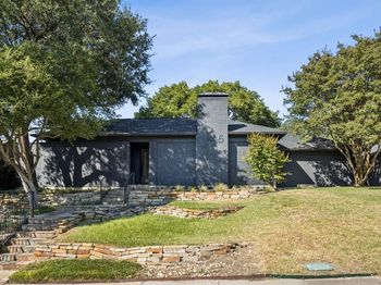 9415  Hill View Drive 