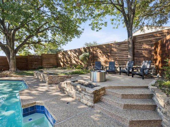 9415  Hill View Drive , Dallas Texas 75231