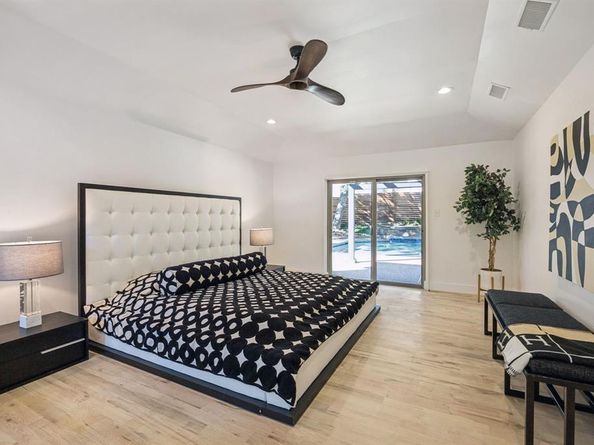 9415  Hill View Drive , Dallas Texas 75231