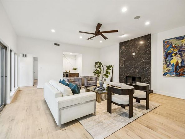 9415  Hill View Drive , Dallas Texas 75231
