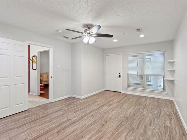 3805  Downs Way , Garland Texas 75040
