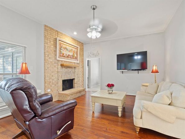 3805  Downs Way , Garland Texas 75040