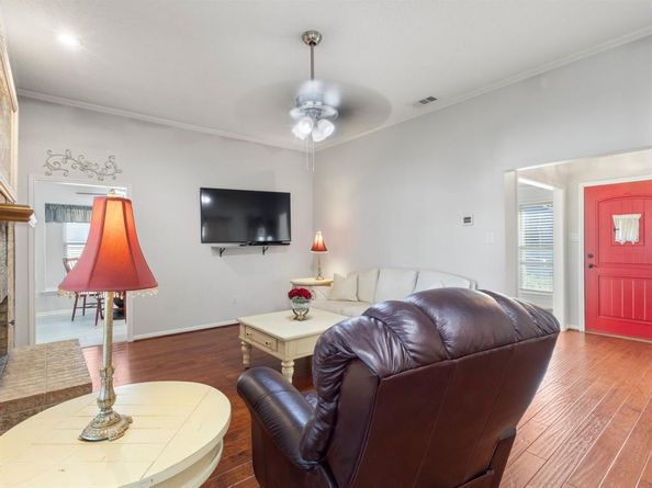 3805  Downs Way , Garland Texas 75040