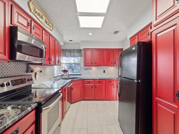 3805  Downs Way , Garland Texas 75040