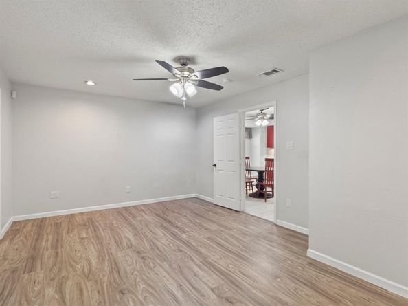 3805  Downs Way , Garland Texas 75040