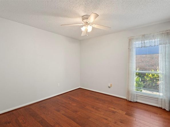 3805  Downs Way , Garland Texas 75040