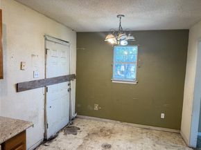 2503  Lyola Street , Dallas Texas 75241