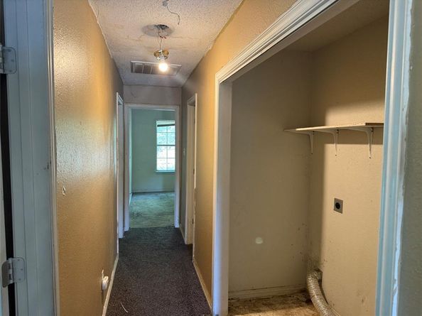 2503  Lyola Street , Dallas Texas 75241