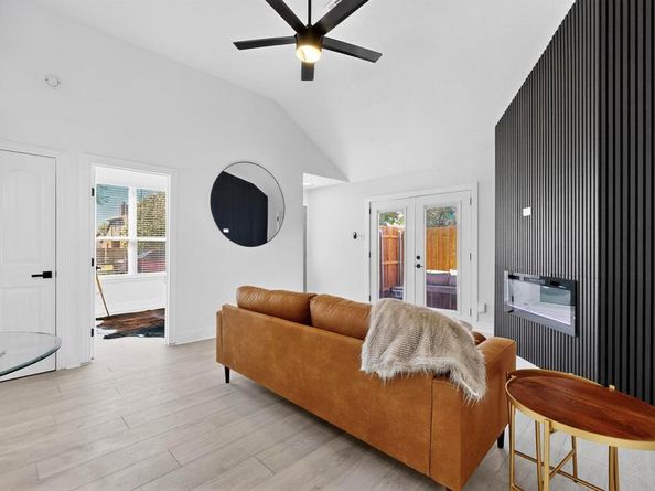 455  Chestnut Lane , DeSoto Texas 75115