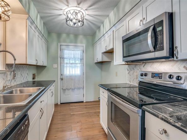 5702  Marina Drive  1, Garland Texas 75043