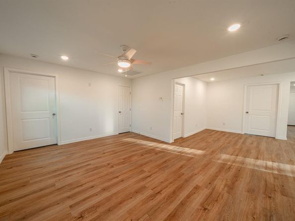 3412 E Illinois Avenue , Dallas Texas 75216