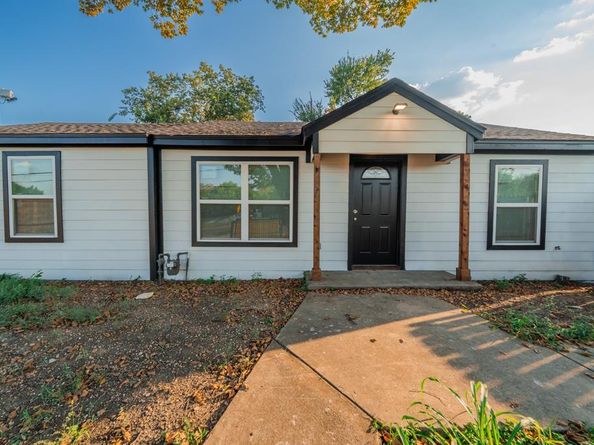 3412 E Illinois Avenue , Dallas Texas 75216