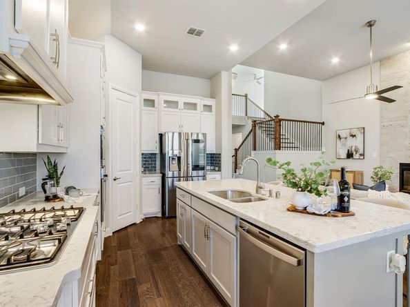 1712  Brookridge Path , Lewisville Texas 75010