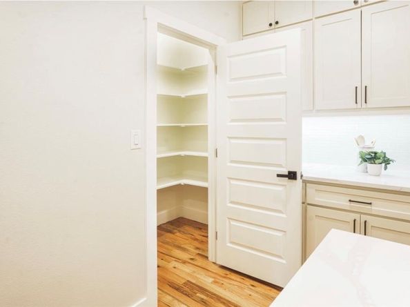 627 S Willomet Avenue , Dallas Texas 75208