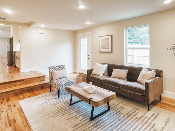 627 S Willomet Avenue , Dallas Texas 75208