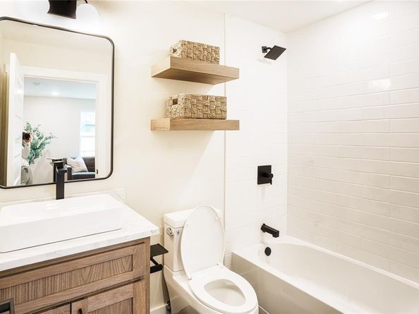 627 S Willomet Avenue , Dallas Texas 75208