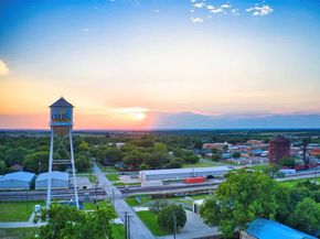 313  Walker Parkway , Celina Texas 75009