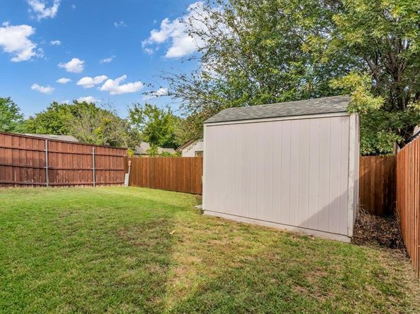 903  Azalia Drive , Lewisville Texas 75067