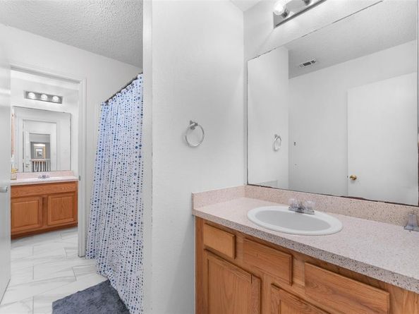 6408  Wolf Creek Court , Arlington Texas 76018