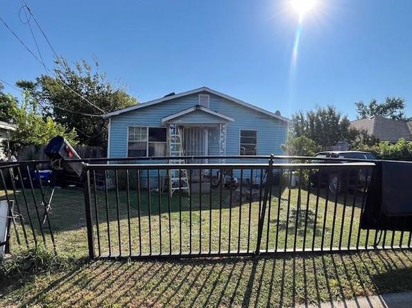 4118  Furey Street , Dallas Texas 75212