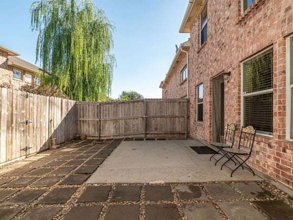 10276  Darkwood Drive , Frisco Texas 75035