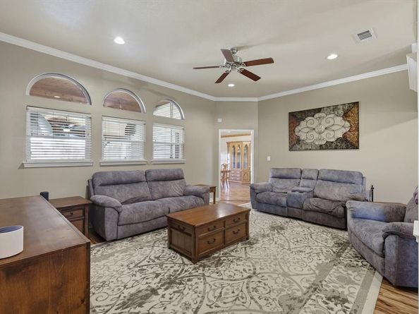 2106  Driskell Drive , Corinth Texas 76210