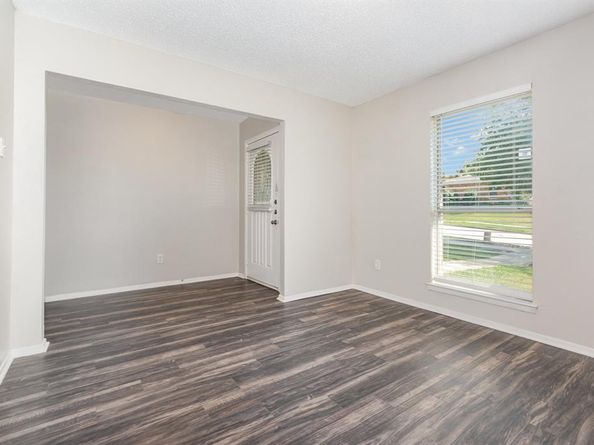 1609  Hartford Drive , Carrollton Texas 75007