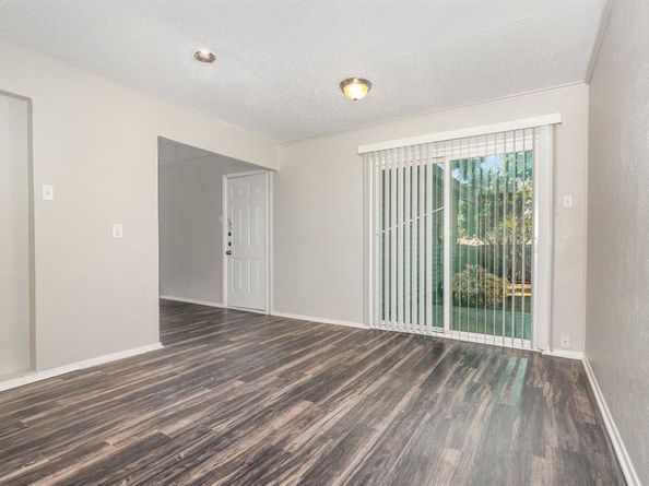 1609  Hartford Drive , Carrollton Texas 75007