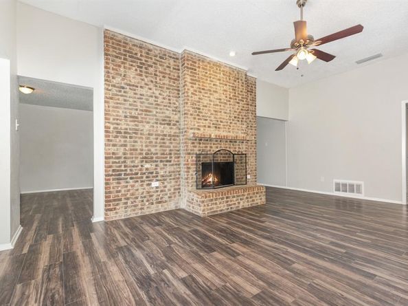 1609  Hartford Drive , Carrollton Texas 75007