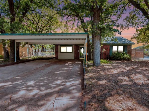 720  Thersa Drive , River Oaks Texas 76114