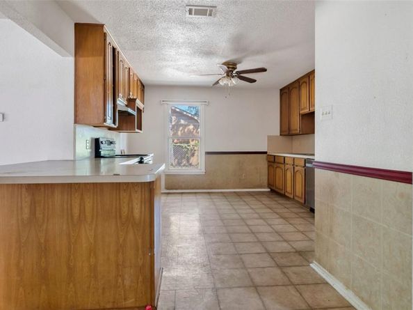 720  Thersa Drive , River Oaks Texas 76114