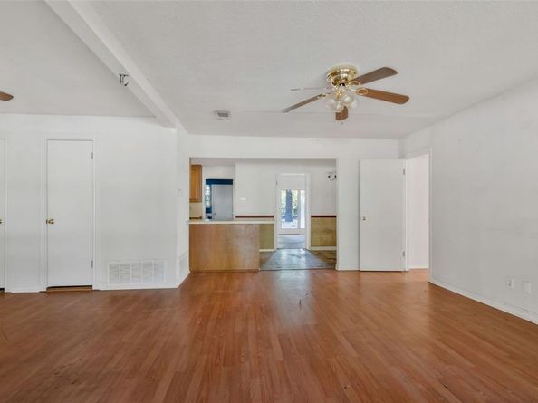 720  Thersa Drive , River Oaks Texas 76114