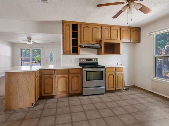 720  Thersa Drive , River Oaks Texas 76114